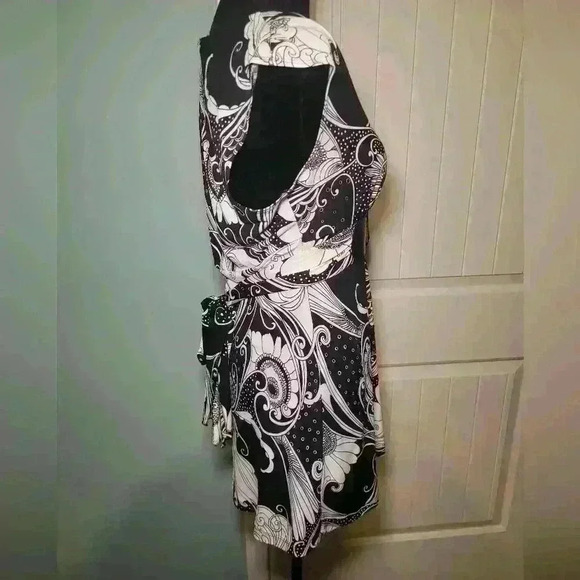 Vintage. 6 degrees Large sleeveless pull over with attached belt - Picture 4 of 5